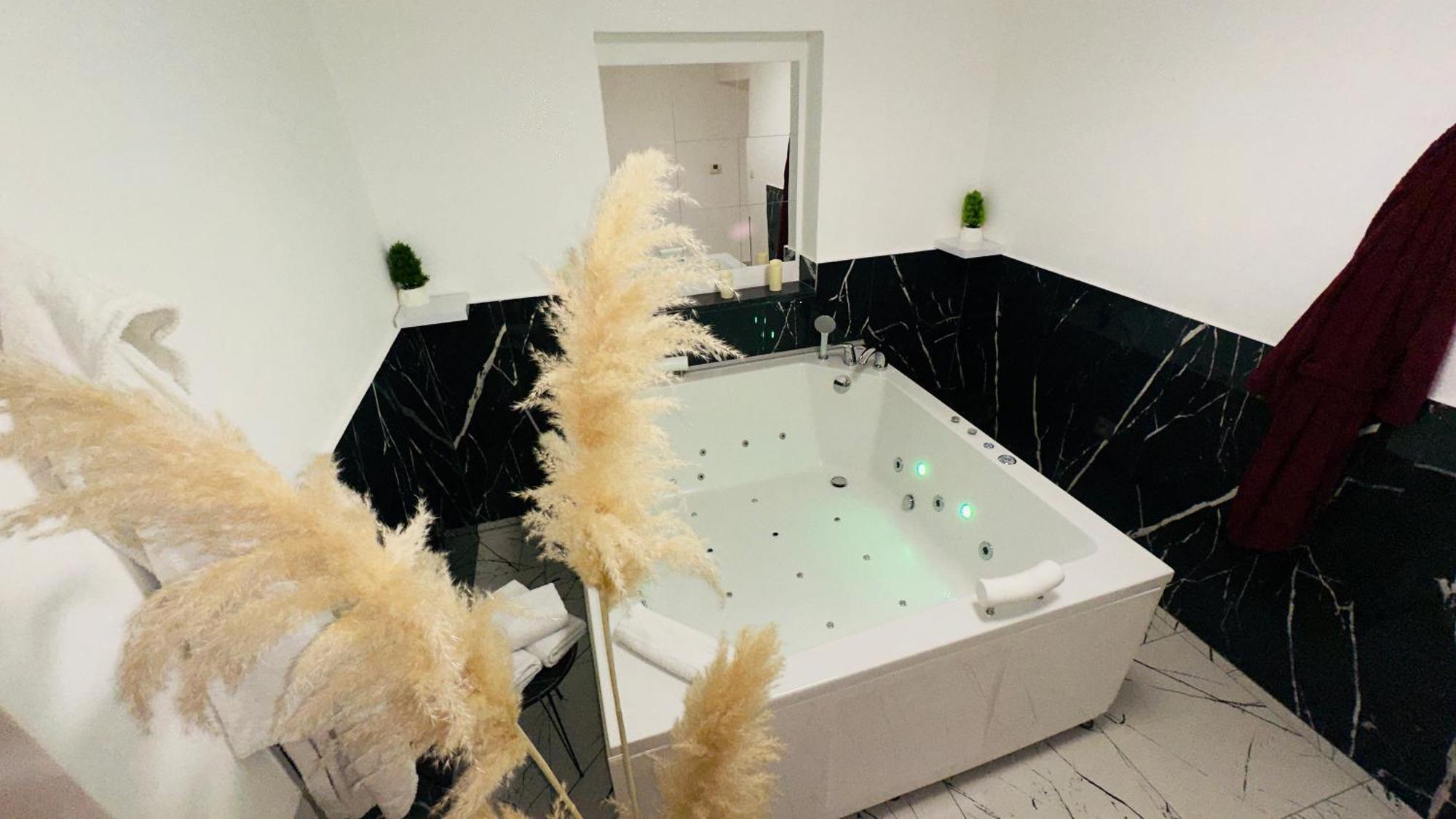 Hedonist Spa Jacuzzi Sarajevo Free Parking 외부 사진